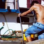 C'&egrave; un tempo per tutto, sotto il sole, anche per spogliarsi - Thumbnail