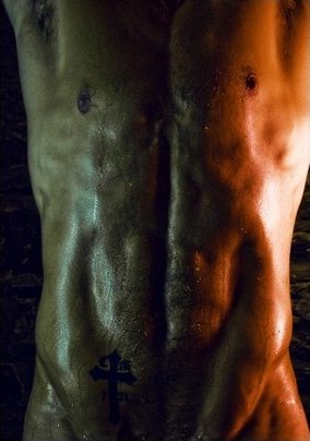 Josh Button &egrave; un superuomo per il nuovo Fatice