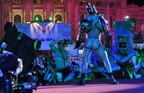 A Vienna &egrave; in scena la provocazione glamour col Life Ball