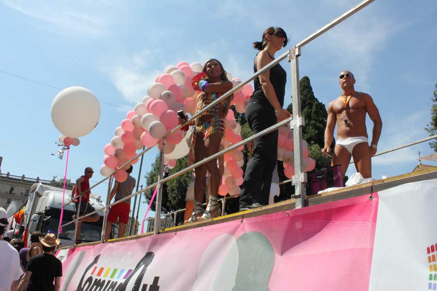 Le foto dell'Europride: i carri