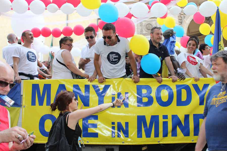 Le foto dell'Europride: i carri