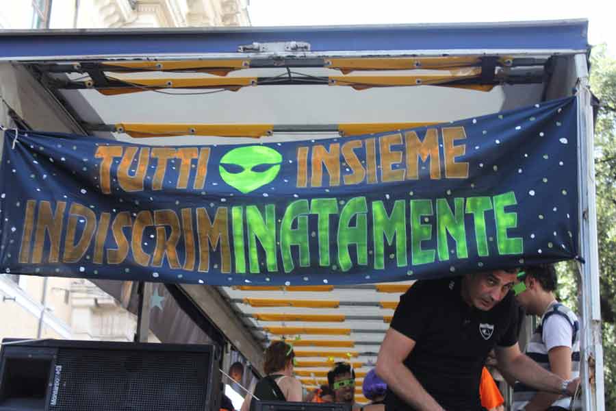 Le foto dell'Europride: i carri