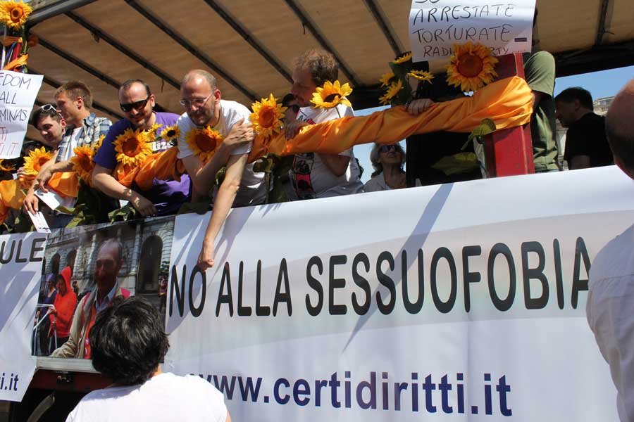 Le foto dell'Europride: i carri