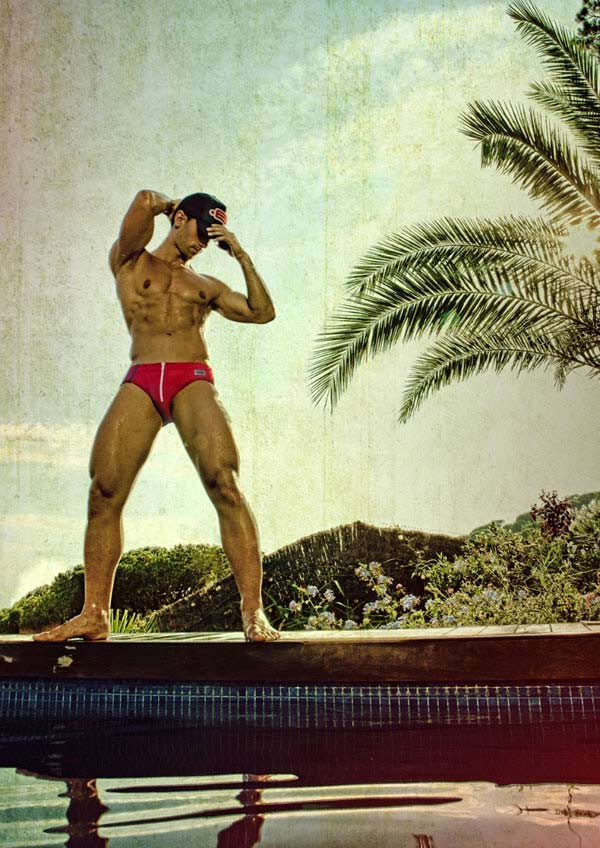 Nuova campagna Swimwear di ES: bagnati a bordo piscina