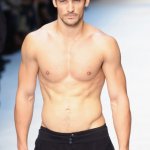 David Gandy (e non solo) a petto nudo per D&G - Thumbnail