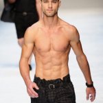 David Gandy (e non solo) a petto nudo per D&G - Thumbnail