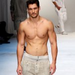 David Gandy (e non solo) a petto nudo per D&G - Thumbnail