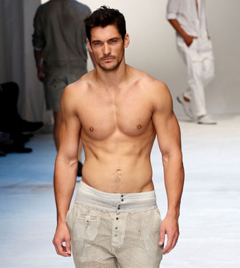David Gandy (e non solo) a petto nudo per D&G