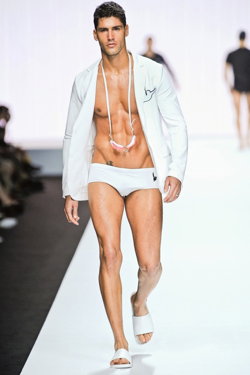 Cos&igrave; sar&agrave; l'uomo della prossima estate secondo Bikkembergs