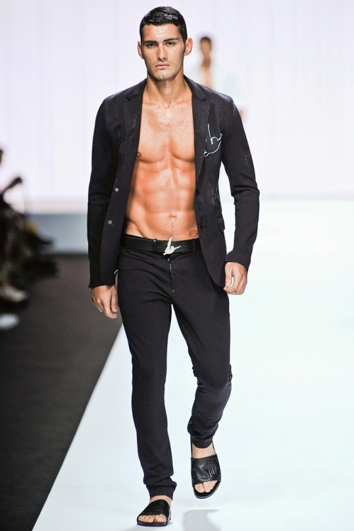Cos&igrave; sar&agrave; l'uomo della prossima estate secondo Bikkembergs
