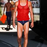 Ecco l'uomo di DSquared per la primavera/estate 2012 - Thumbnail