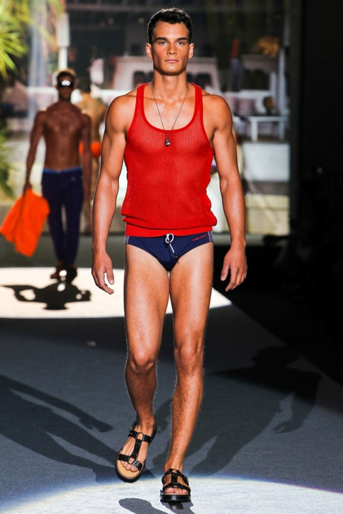Ecco l'uomo di DSquared per la primavera/estate 2012