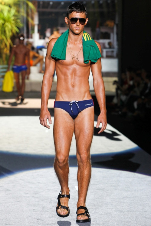 Ecco l'uomo di DSquared per la primavera/estate 2012
