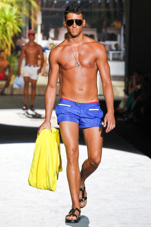 Ecco l'uomo di DSquared per la primavera/estate 2012
