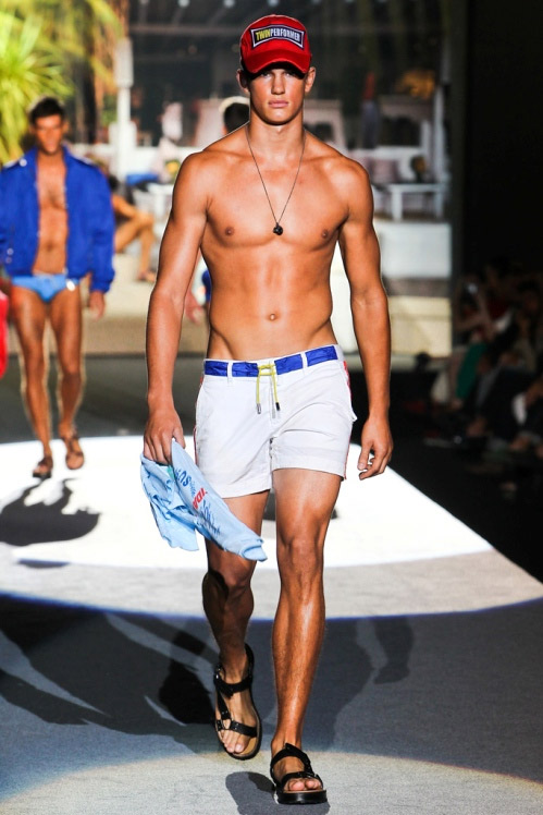 Ecco l'uomo di DSquared per la primavera/estate 2012