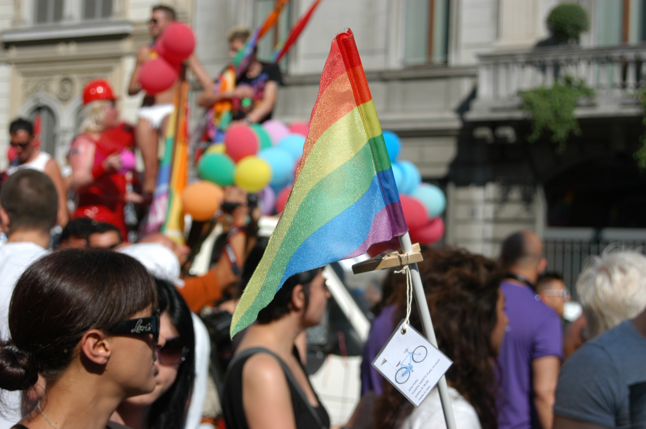 Milano Pride 2011: 60 mila in piazza con New York nel cuore