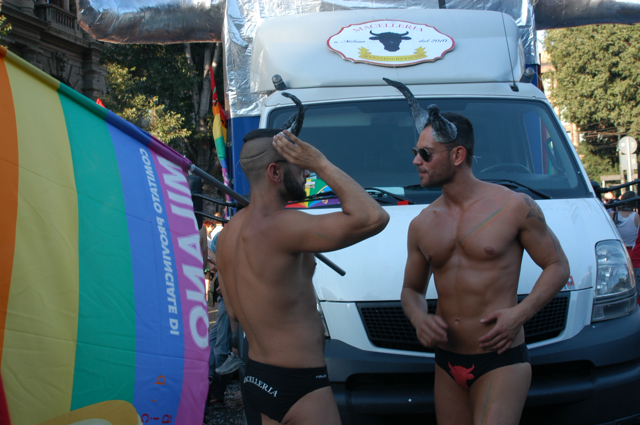 Milano Pride 2011: 60 mila in piazza con New York nel cuore