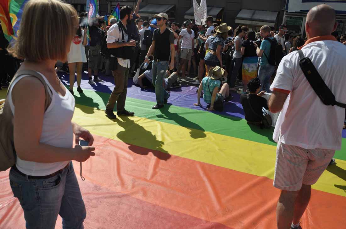 Milano Pride 2011: 60 mila in piazza con New York nel cuore