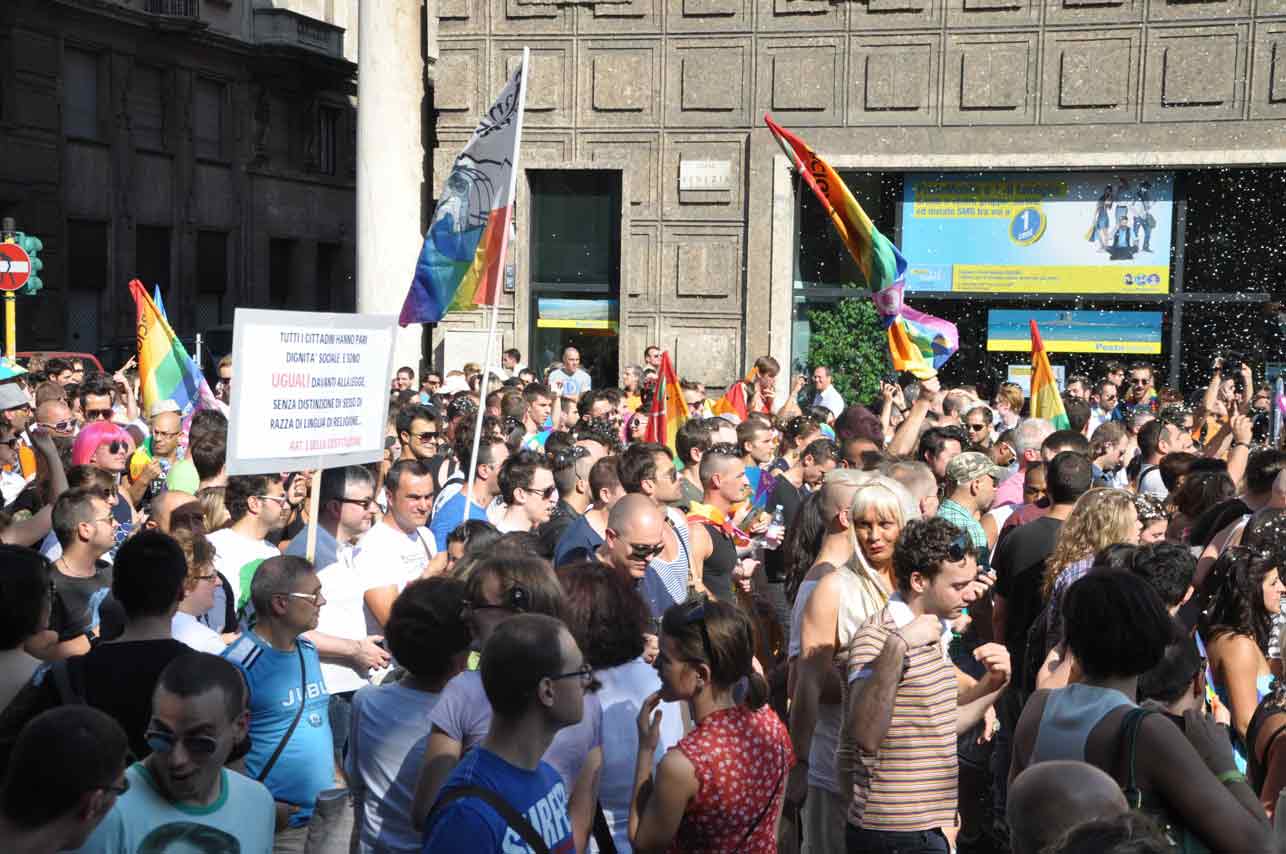 Milano Pride 2011: 60 mila in piazza con New York nel cuore