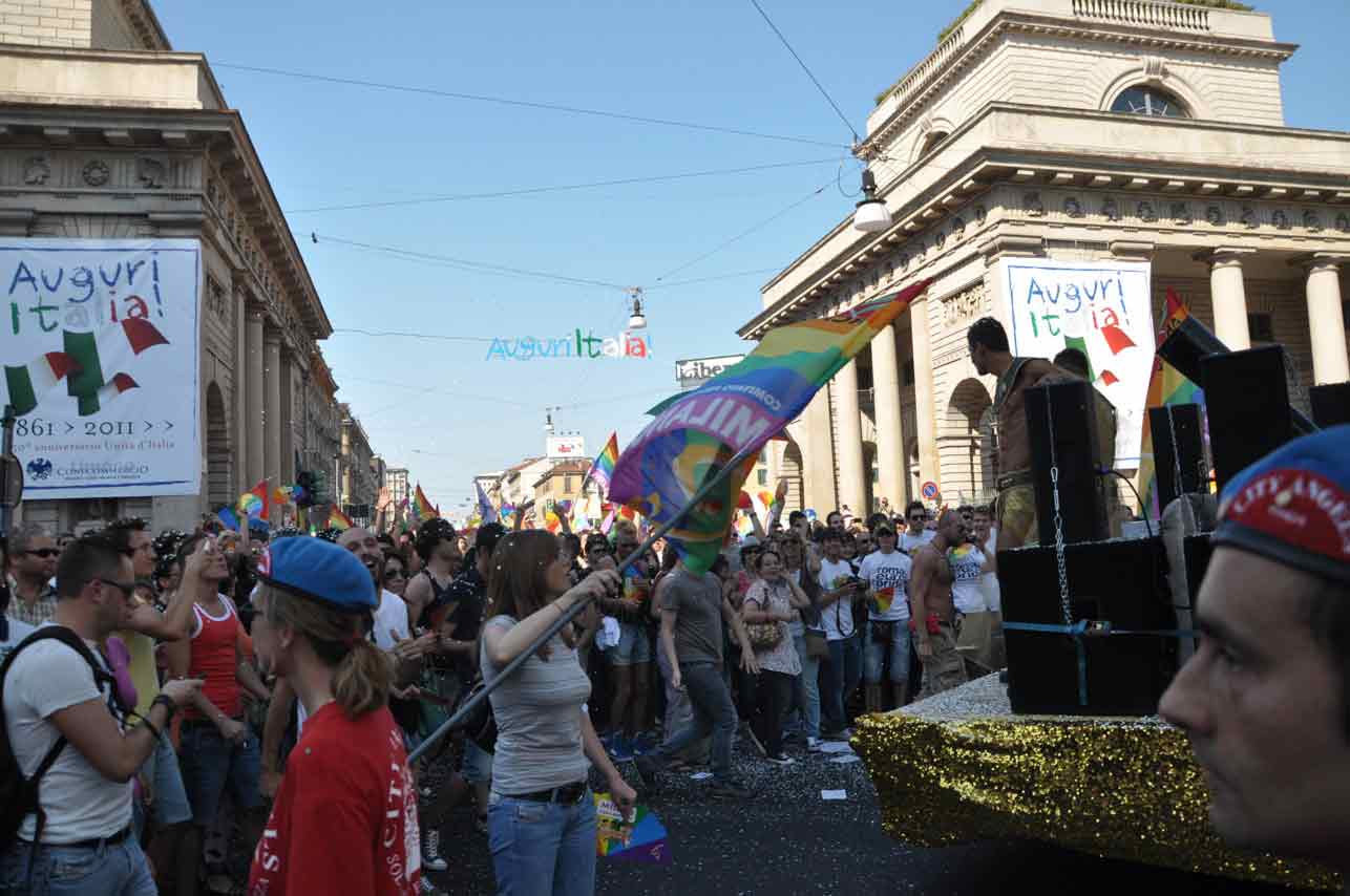 Milano Pride 2011: 60 mila in piazza con New York nel cuore