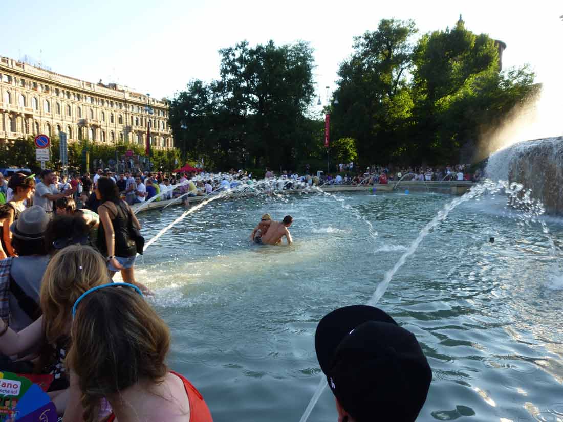 Milano Pride 2011: 60 mila in piazza con New York nel cuore