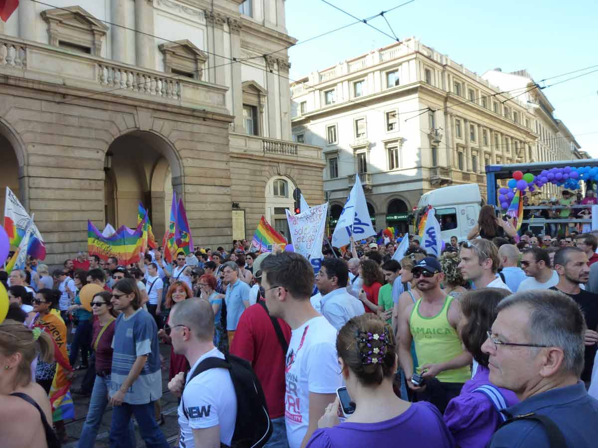 Milano Pride 2011: 60 mila in piazza con New York nel cuore