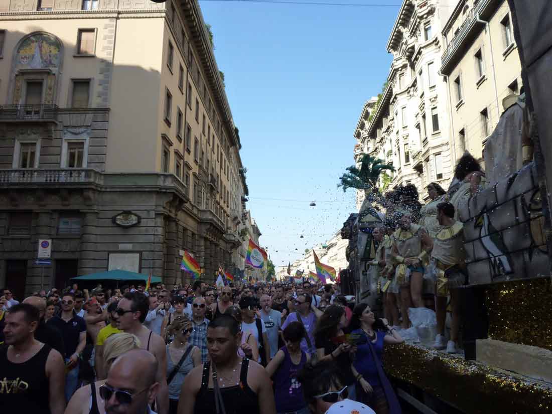 Milano Pride 2011: 60 mila in piazza con New York nel cuore