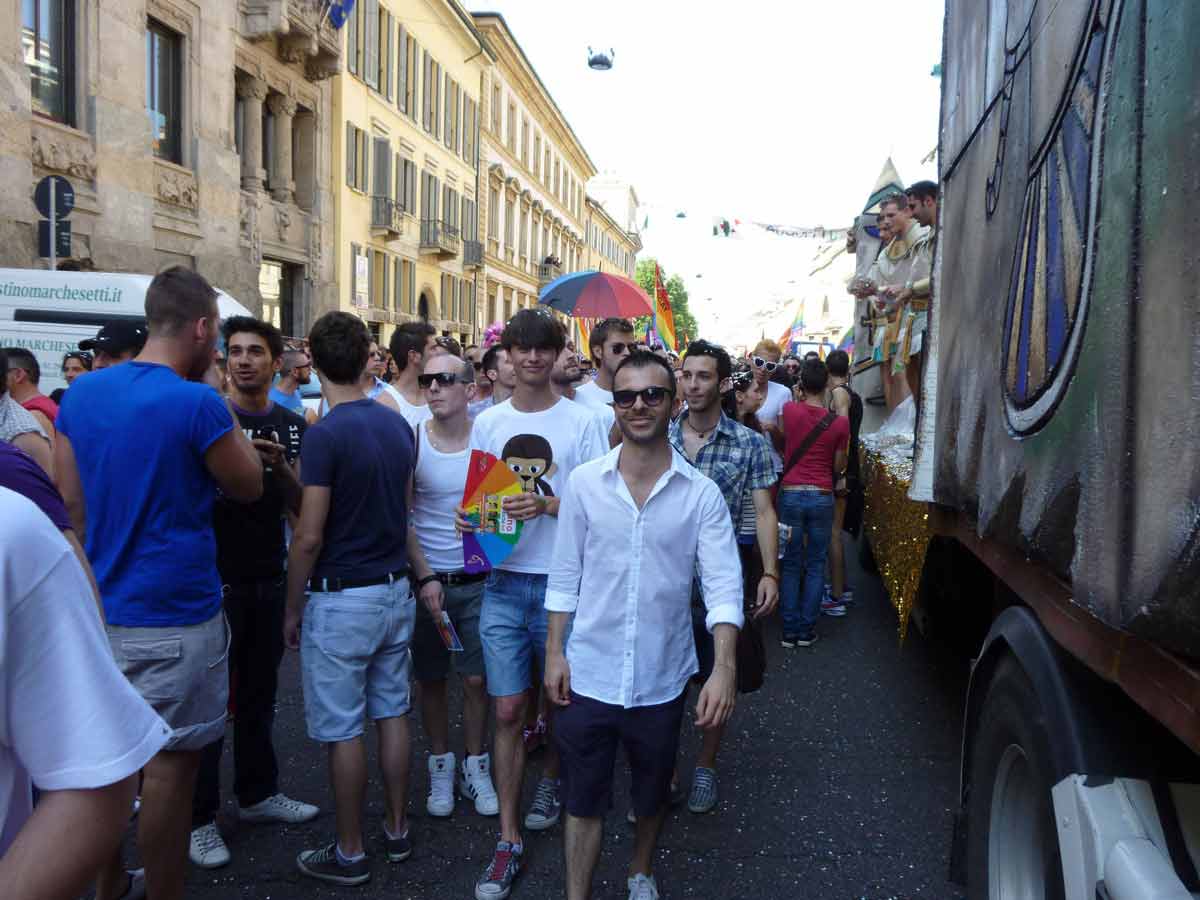 Milano Pride 2011: 60 mila in piazza con New York nel cuore