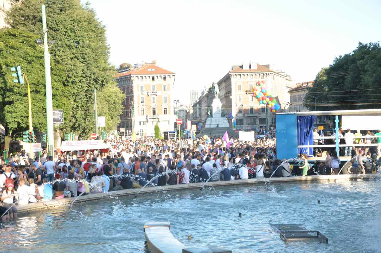 Milano Pride 2011: 60 mila in piazza con New York nel cuore