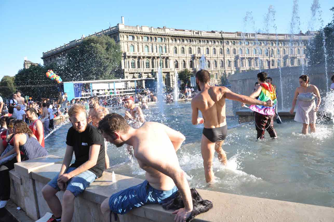 Milano Pride 2011: 60 mila in piazza con New York nel cuore