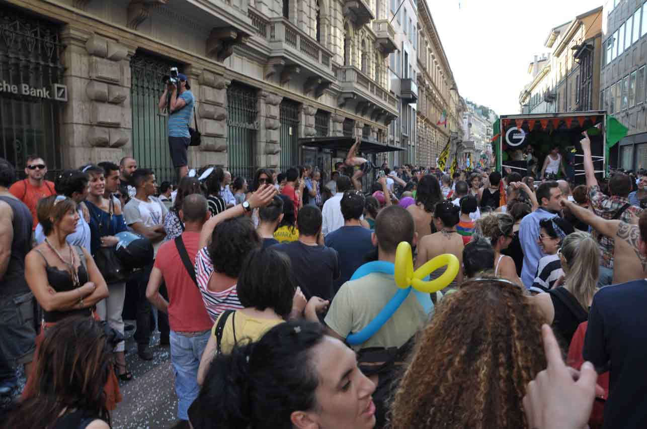 Milano Pride 2011: 60 mila in piazza con New York nel cuore