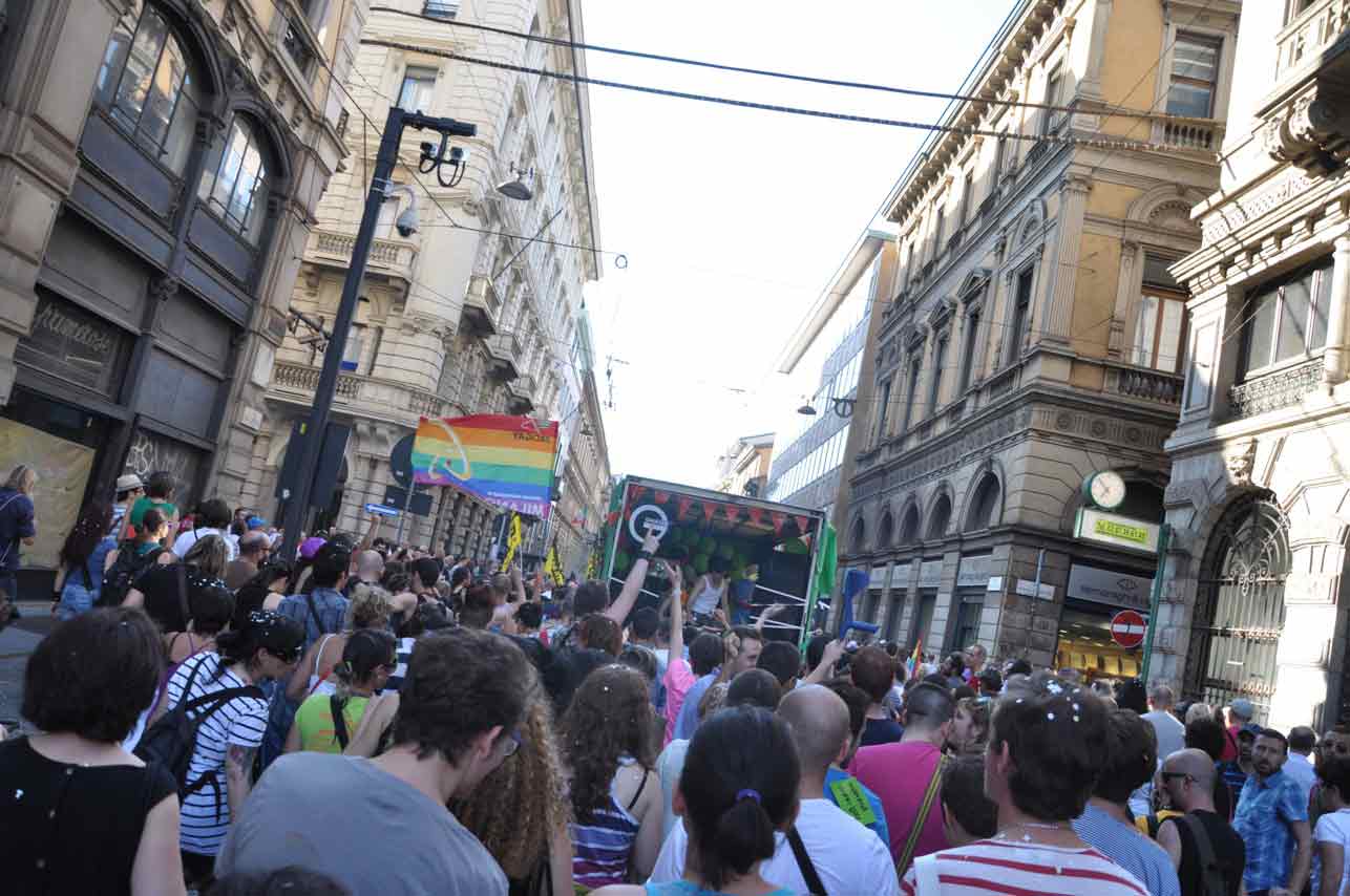 Milano Pride 2011: 60 mila in piazza con New York nel cuore