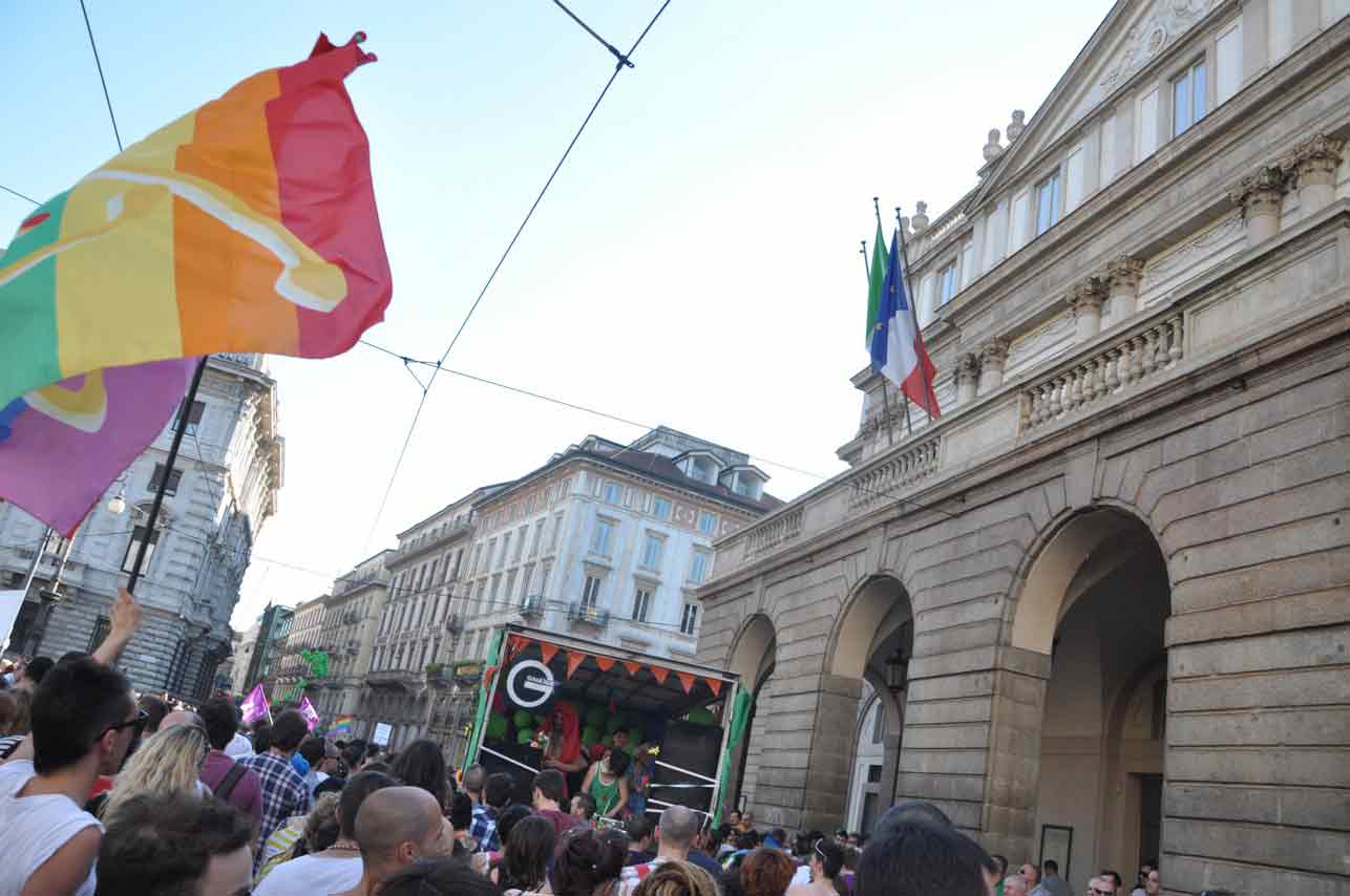 Milano Pride 2011: 60 mila in piazza con New York nel cuore