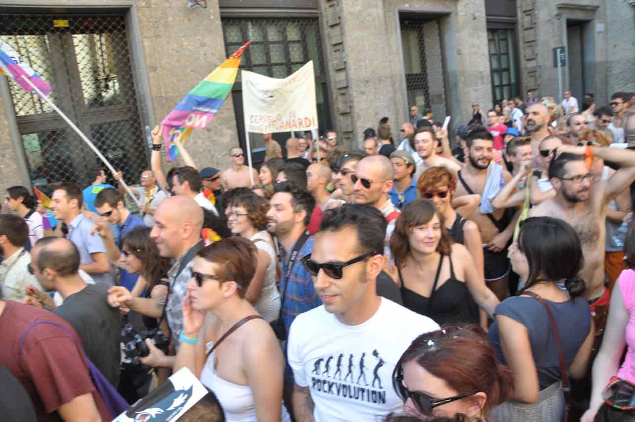Milano Pride 2011: 60 mila in piazza con New York nel cuore