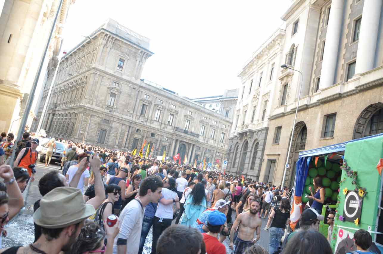 Milano Pride 2011: 60 mila in piazza con New York nel cuore