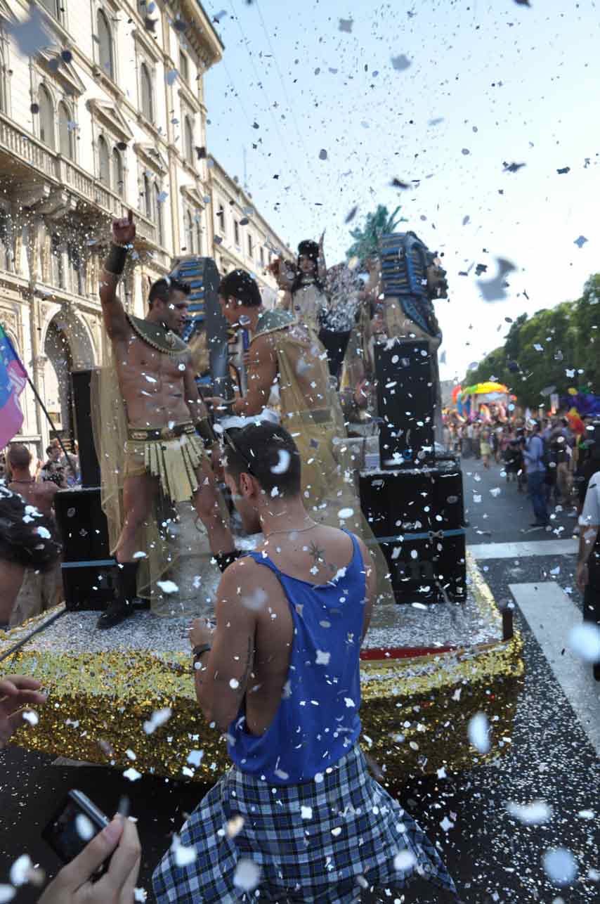 Milano Pride 2011: i carri del Christopher Street Day
