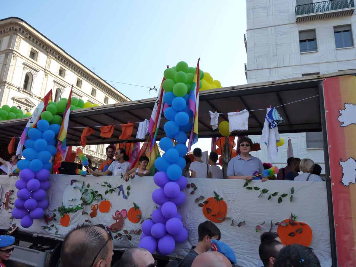 Milano Pride 2011: i carri del Christopher Street Day