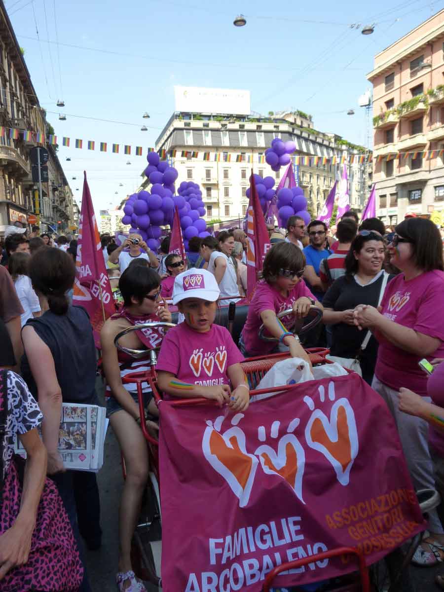 Milano Pride 2011: i carri del Christopher Street Day