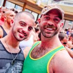 Come sconfiggere la calura: tutti nudi in terrazza - Thumbnail