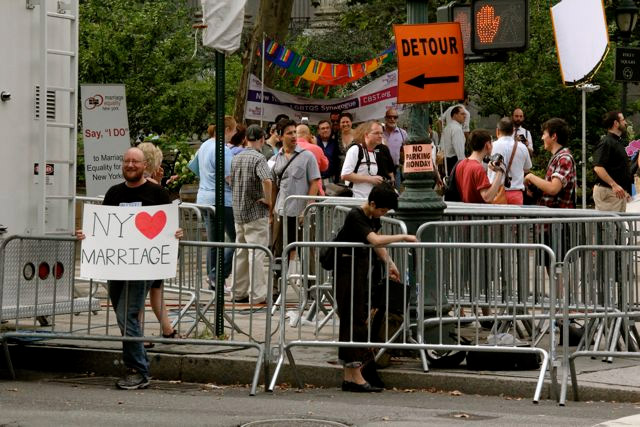 Le prime coppie gay di New York hanno detto s&igrave;