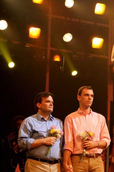 Broadway, durante il musical si sposano tre coppie