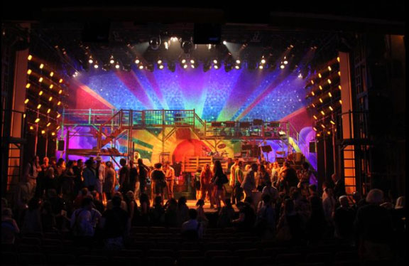Broadway, durante il musical si sposano tre coppie