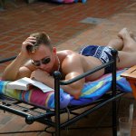 Hot Guys Reading Books: il lato sexy della lettura - Thumbnail