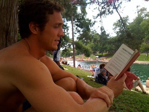 Hot Guys Reading Books: il lato sexy della lettura