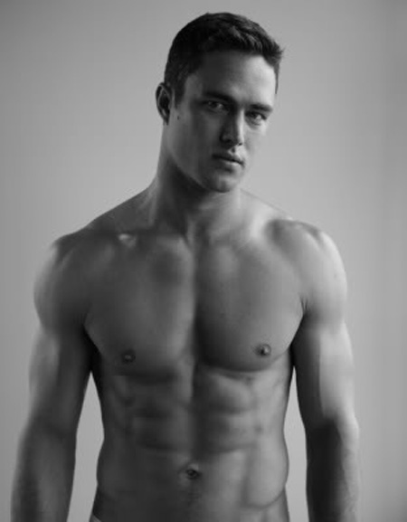 Taylor Kinney, da licantropo a modello per Lady Gaga