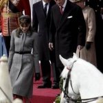 Tutti pazzi per Madame Carla - Thumbnail