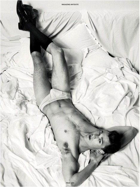 Boiys, boys, boys: i ragazzi di D&G a letto per Antidote