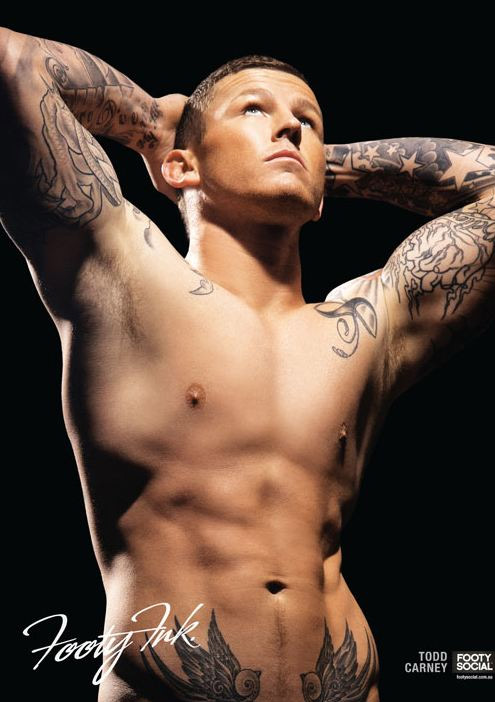 Calendari 2012: tatuaggi sui muscoli dei rugysti australiani