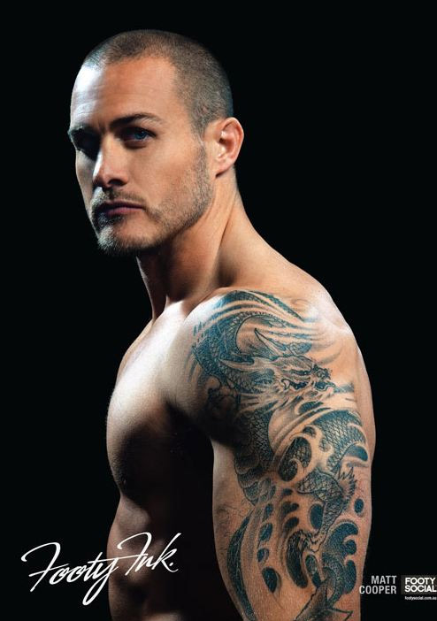 Calendari 2012: tatuaggi sui muscoli dei rugysti australiani
