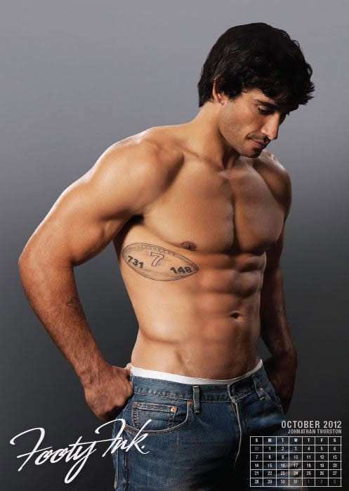 Calendari 2012: tatuaggi sui muscoli dei rugysti australiani